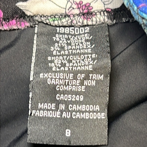 Floral Black Skort. S.C& Co. Size 8 - Picture 6 of 8